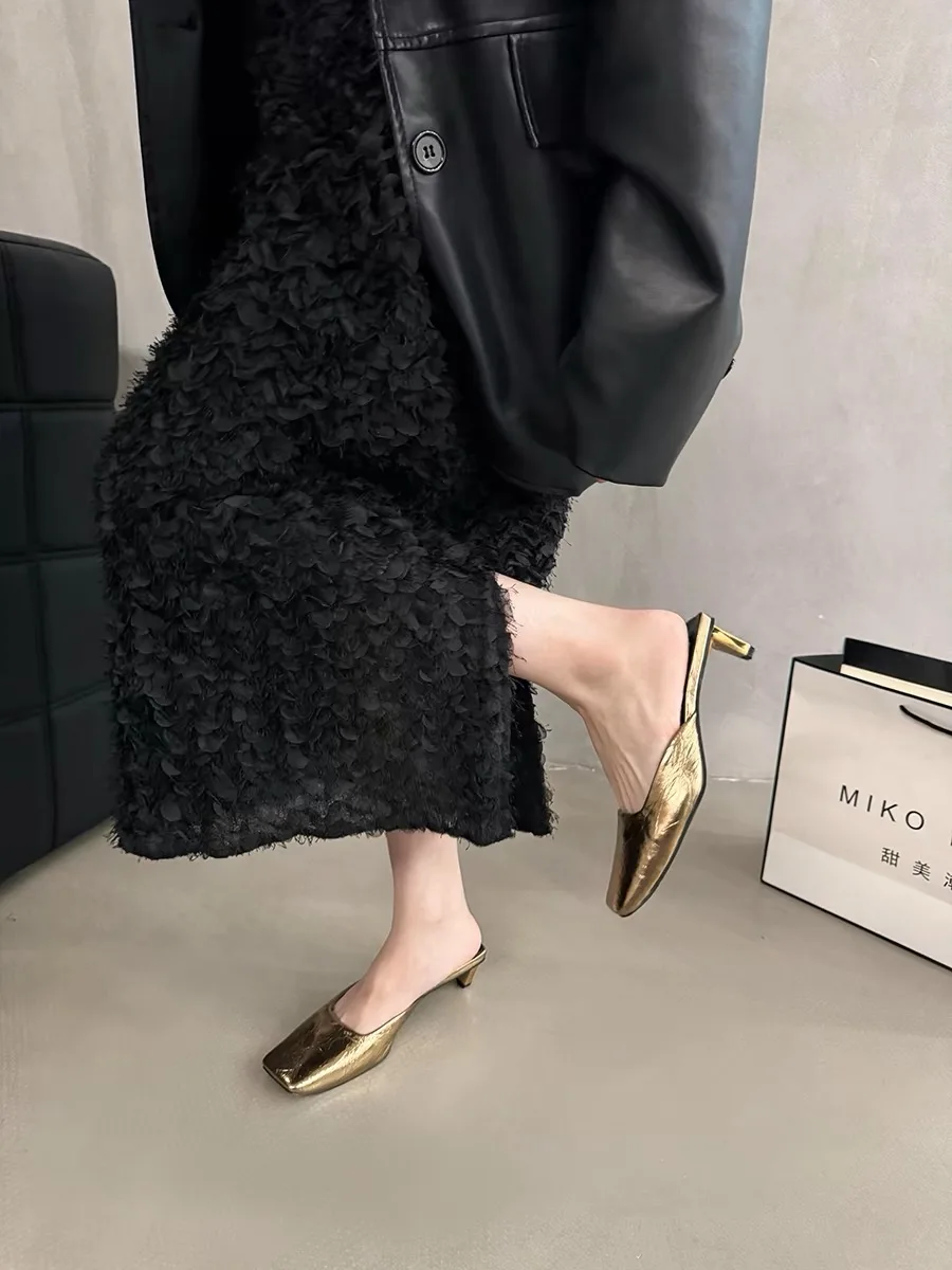 Neue Sommer-Damen-Outdoor-Halb-Slipper-Stil, lässige Single-Riemen-Sandalen mit niedrigem Absatz und klobigem Absatz, vielseitig und modisch – Detail 9