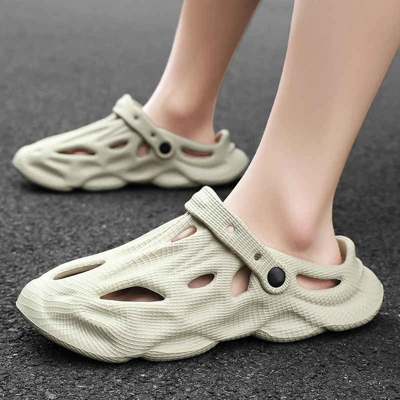 Novelty Hot Sale Garden Shoes for Women Mens Sandals EVA Lightweight Beach Clogs Summer Beach Zapatos Hombre for Men and Women