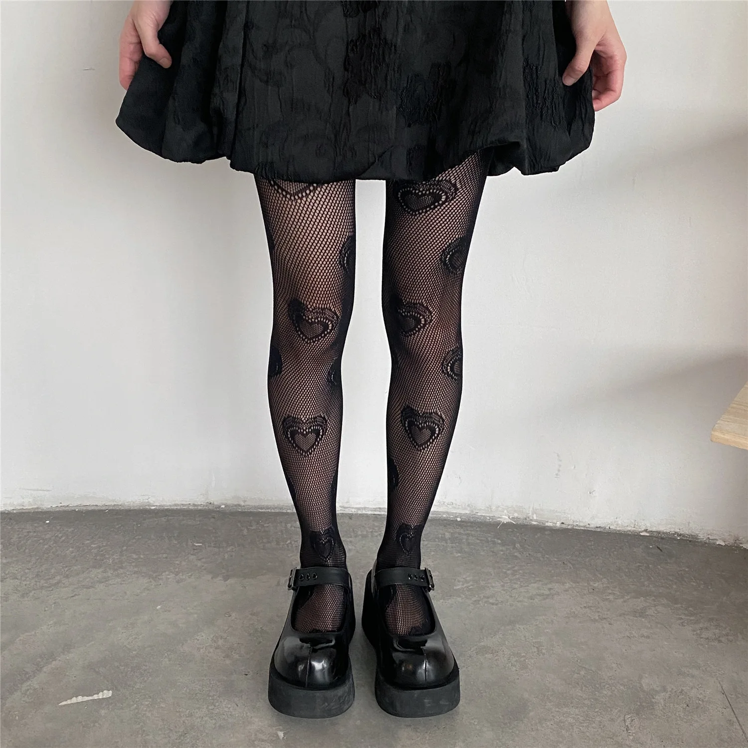 Description Picture 2 of itemLolita Heart Hollowed Out Lace Mesh Stockings Bottomed Pantyhose Japanese Women Retro Floral Rattan Black Stocking Hot Tights