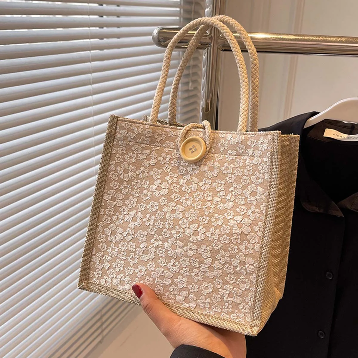 Carry-on linen bag female fashion work out hand bento bag Japanese ins small satchel fashion canvas flower lunch