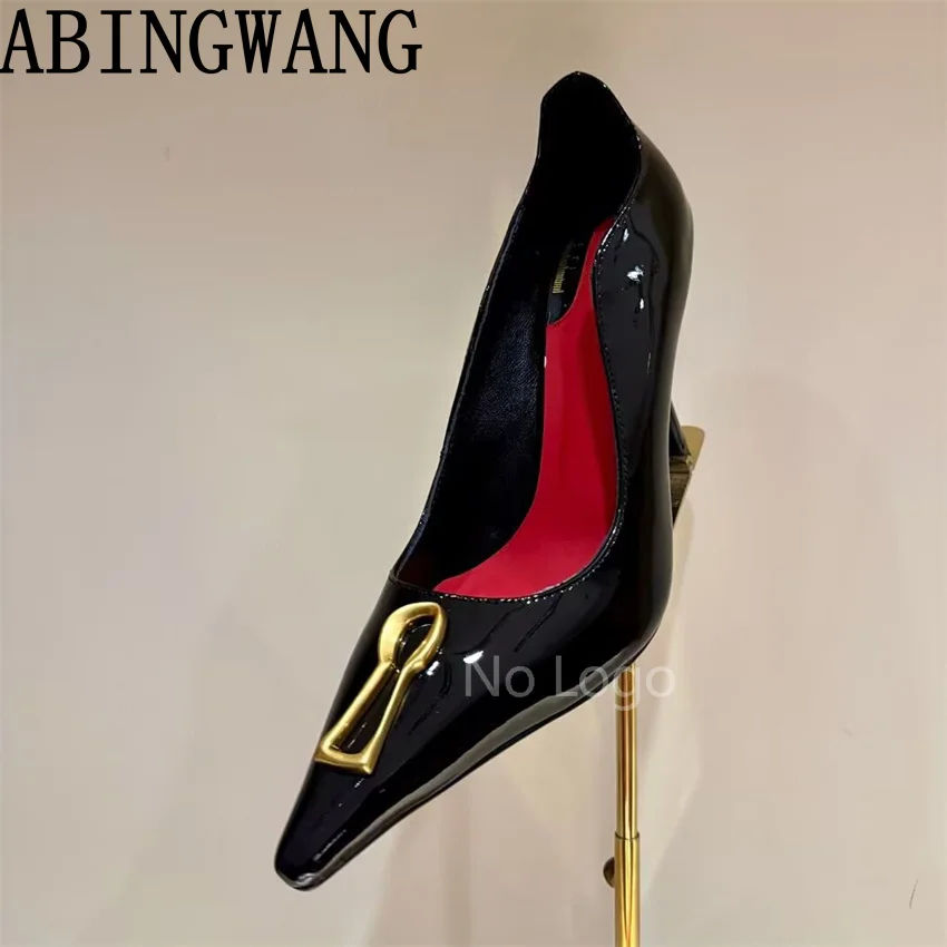 PlatiNum Pumps Toe Detail