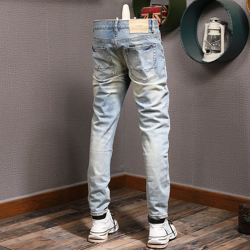 Рисунок 3 - Джинсы мужские в стиле ретро