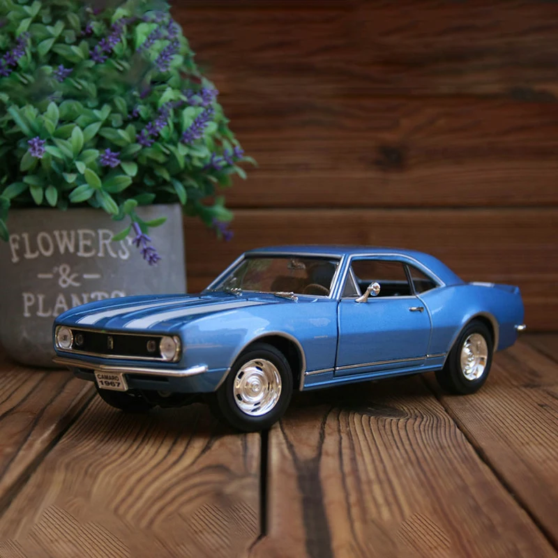 

1:18 Scale 1967 Camaro Z28 Alloy Car Model Ornaments