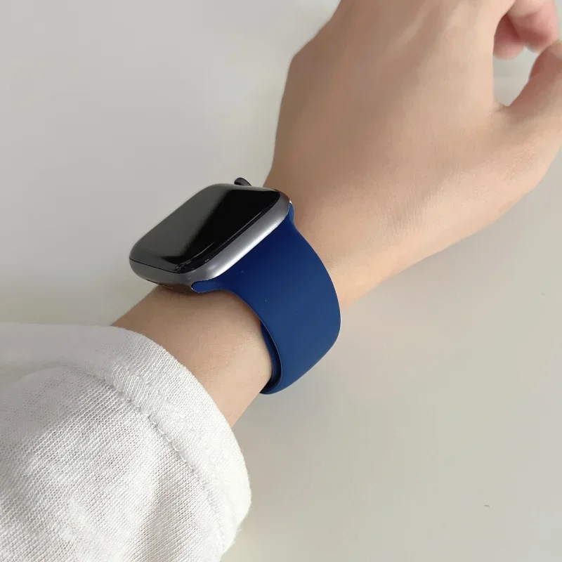 Premium Silicone Sports Band for Smartwatches - Versatile Size Options