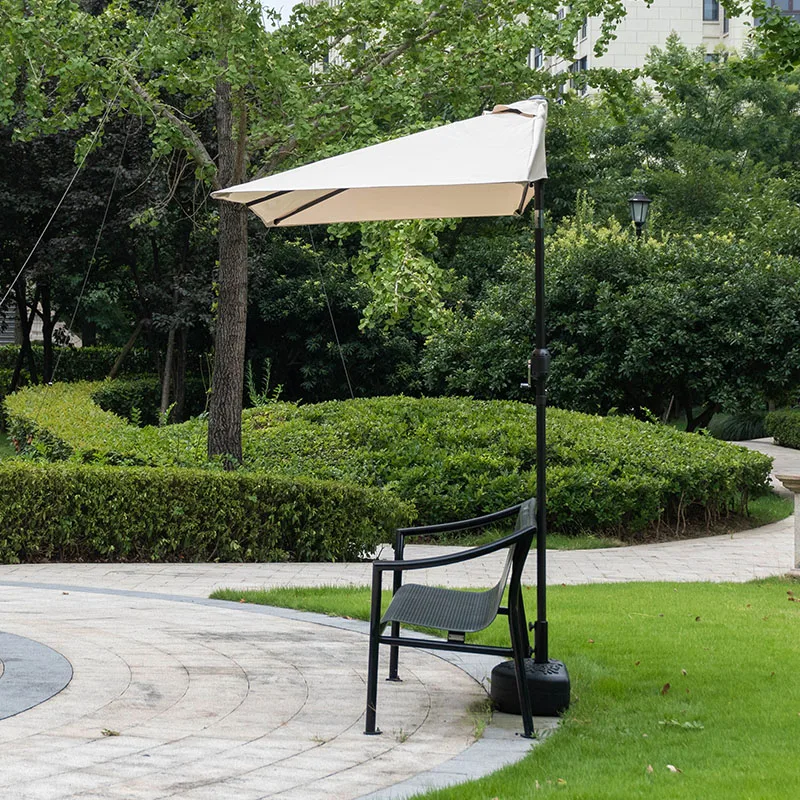 

Половина зонтика прилегает к стене, во дворе, балконе, магазинах, зонтиках от солнца, цветочных кроватей и цветочных стеллажей.