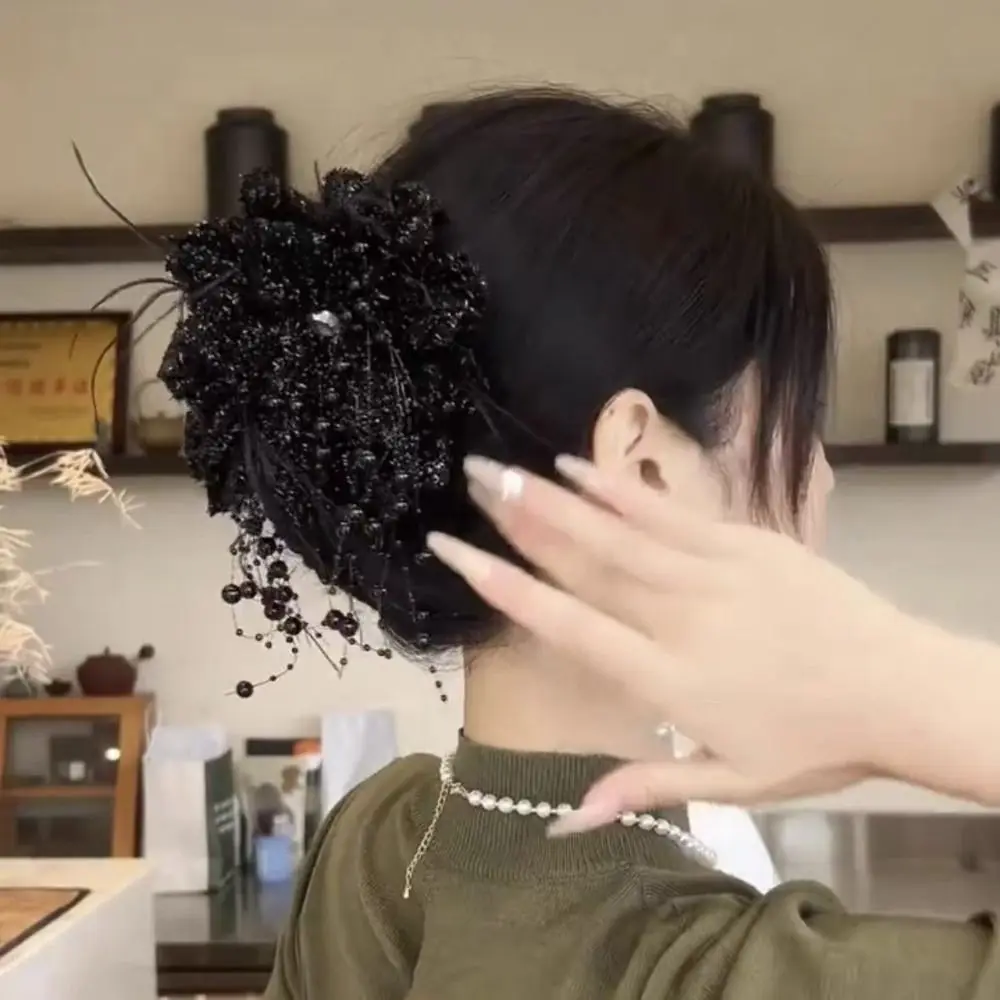 Elegante Pfingstrosen-Haarspange mit Pailletten-Quasten, Plastik-Krabbenklammer für Damen – Detail 11