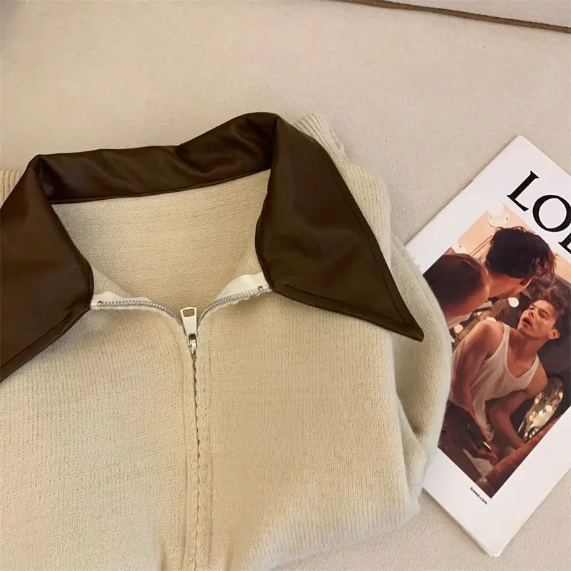 Рисунок 3 - Короткий вязаный кардиган-поло