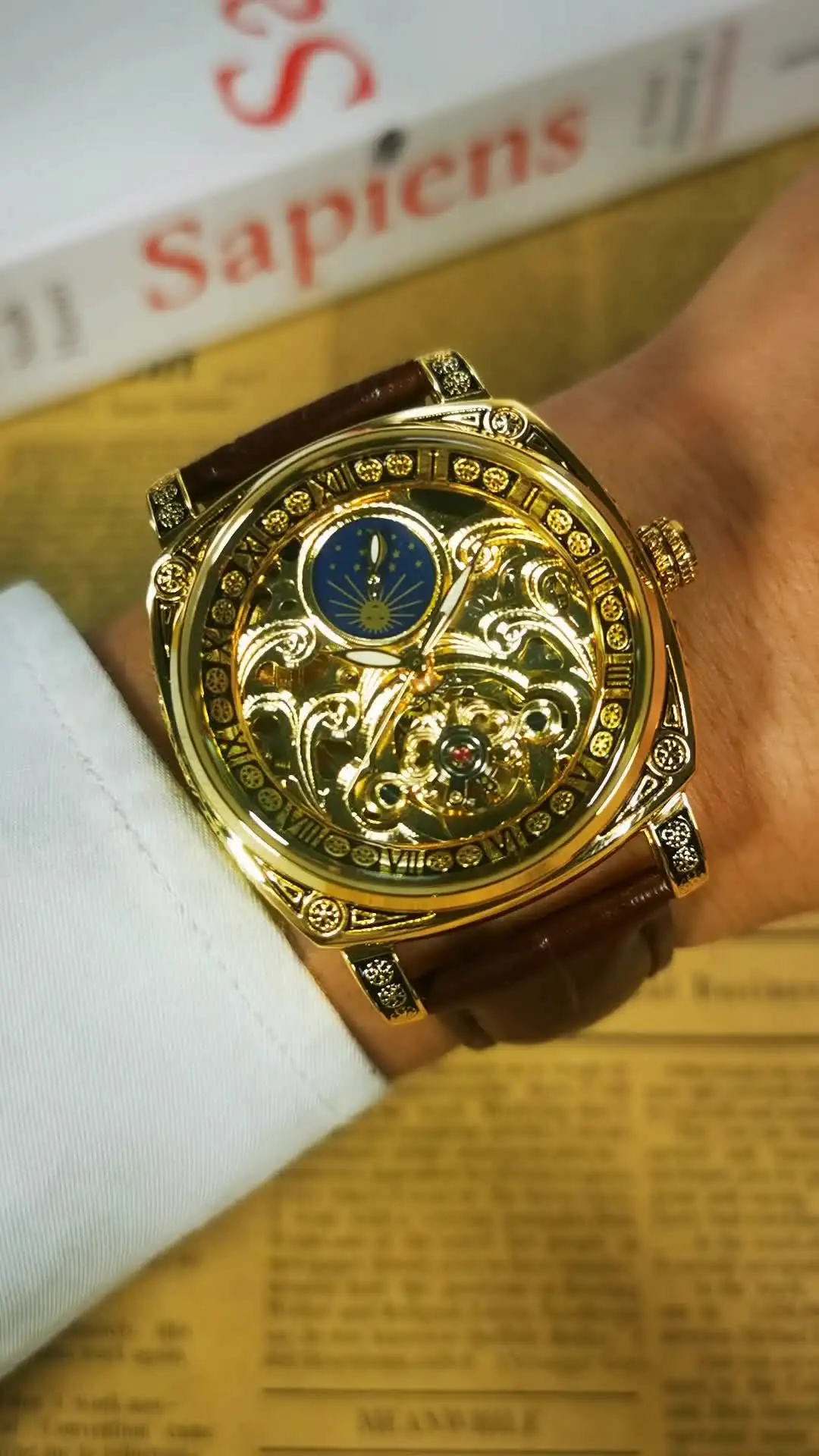 Orologio Meccanico Uomo Scheletrato Tourbillon - Automatico Con Quadro Intagliato Tigre/Cavallo - Cinturino Pelle Vintage