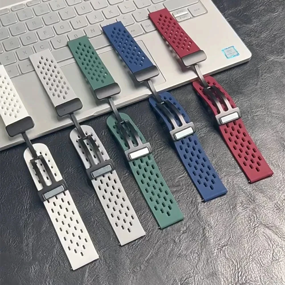Versatile Silicone Strap with Magnetic Closure for Smartwatches - Available in Multiple Sizes