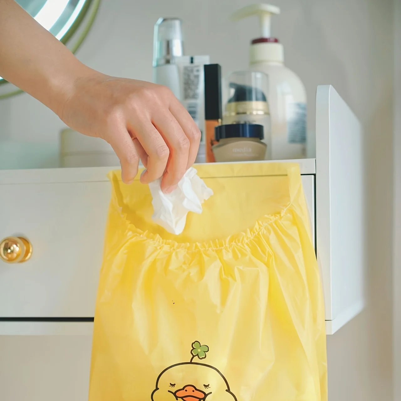 15pcs/pack Adhesive Car Trash Bag Disposable Car Interior Hanging Multi-Functional Clean Bag Small Plastic Garbage Bin