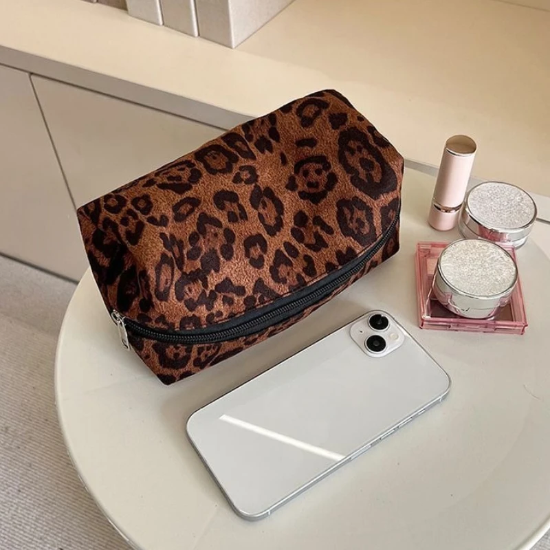 Large Women Leopard Cosmetic Bag Box Shaped Zipper Make Up Bag Travel Washing Makeup Organizer Beauty Case Makeup Pouch Purse