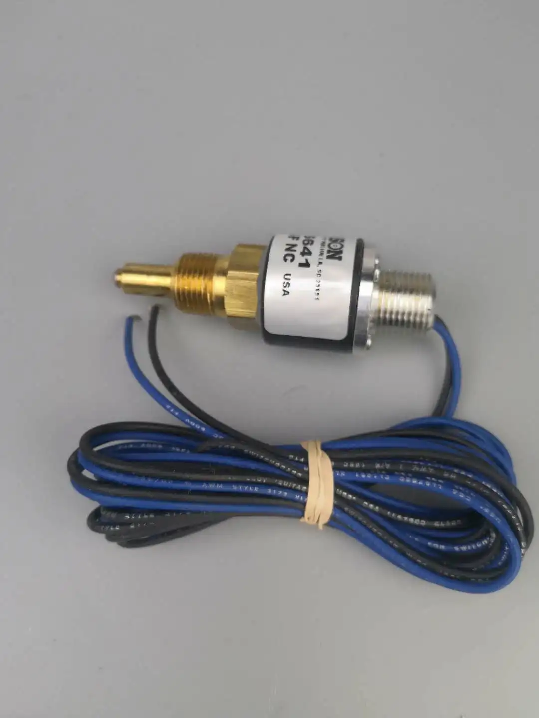 Suitable for Sullair screw air compressor temperature switch 045641
