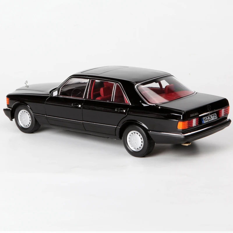1/18 メルセデスベンツ560SEL Amazon.co.jp: ミニカー 1/18 メルセデス ベンツ Sクラス 560SEL