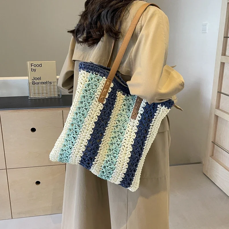 thumbnail image 1 of Bolso de hombro tejido de color contrastante para mujer, novedad de 2024, bolso de mano de gran capacidad para viajes de ocio y vacaciones, 1 of 4