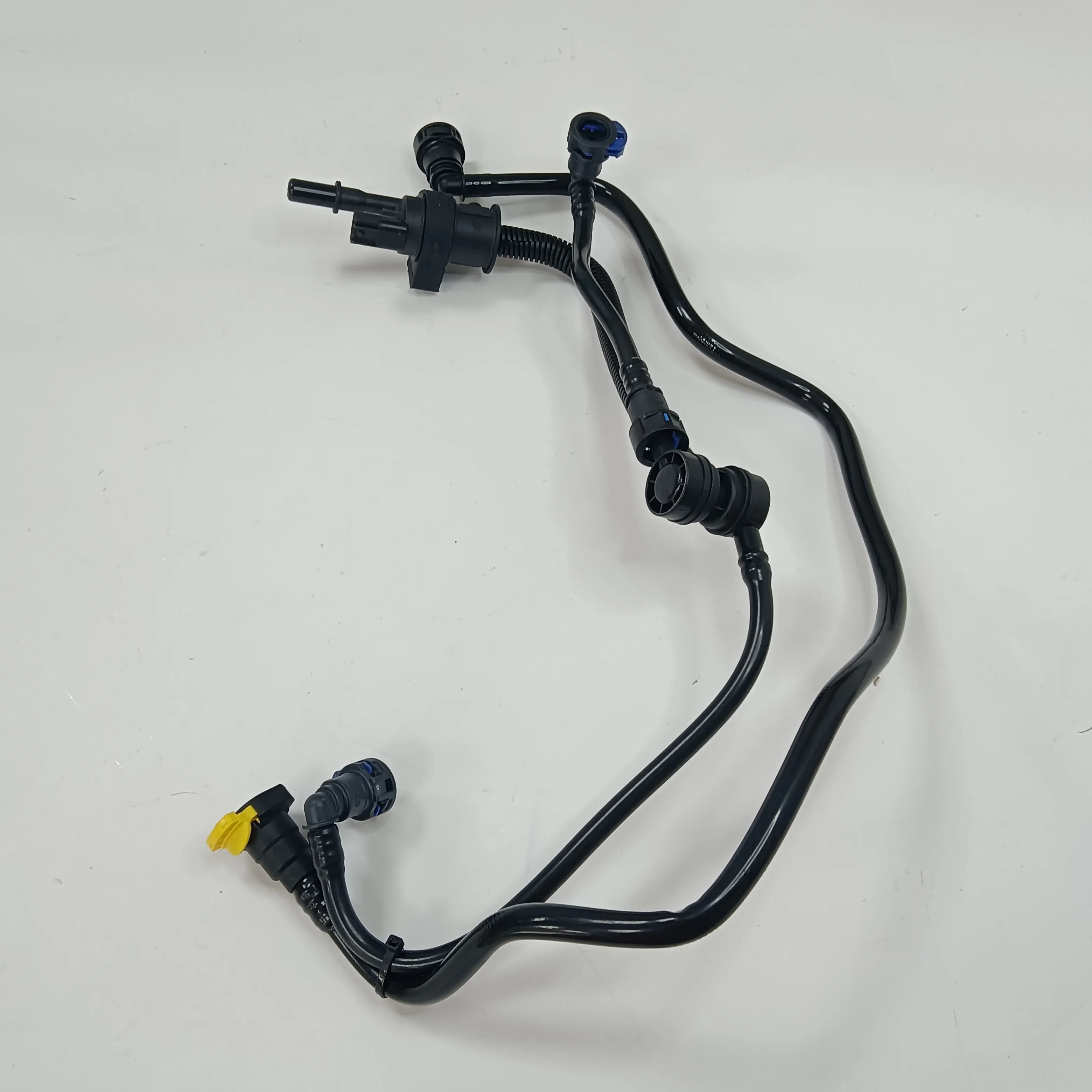 FB5Z-9G271A Car Parts Engine Systems Fuel Vapour Separator For Ford Explorer (11-) TUB