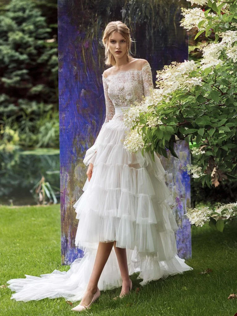

Unique A-line Wedding Dress for Women Bateau Long Sleeve Lace Applicant Hi-lo Pleats Belt Chapel Gown Custom Made Robe De Mariée