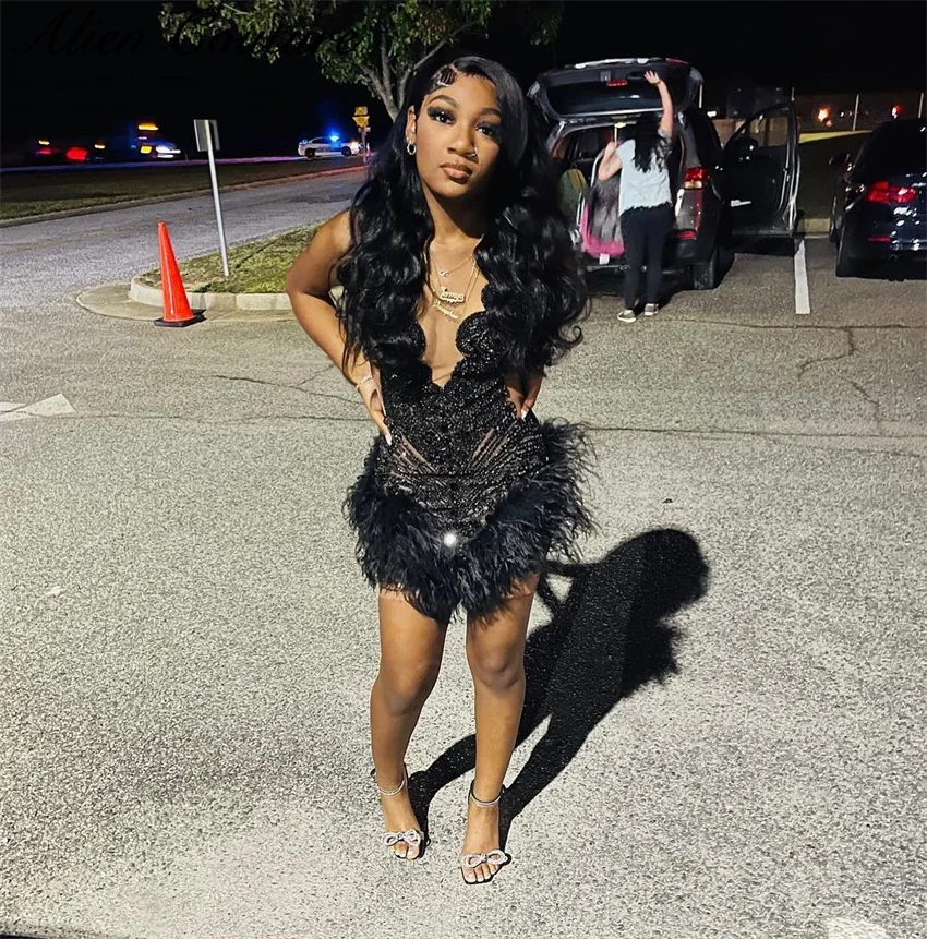 Sexy Black Diamonds Short Prom Dresses Bead Crystals Luxury Dresses Women Feathers Birthday Dress Black Girl Customized