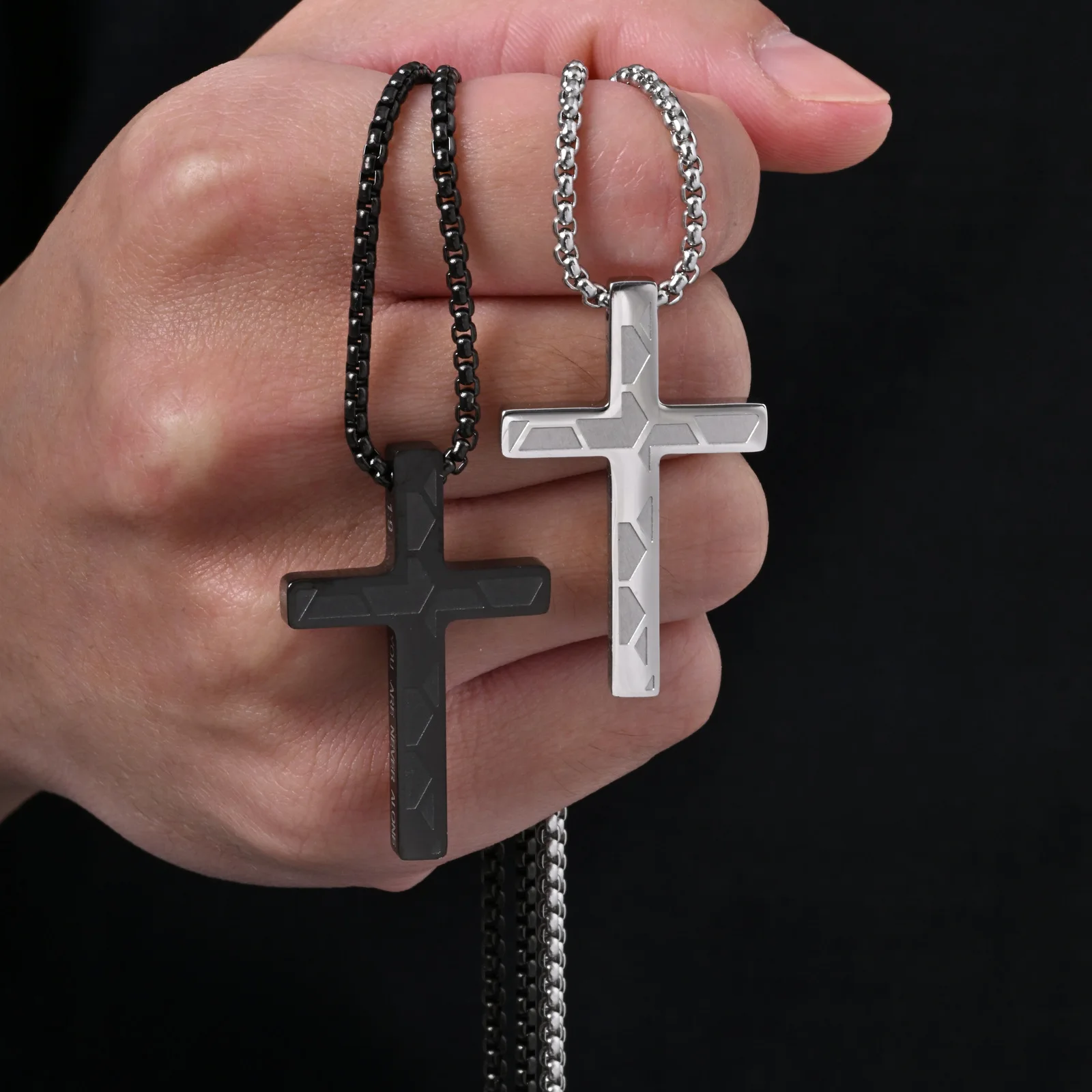 Vnox Kreuz-Anhänger-Halskette für Männer und Frauen, Edelstahl, schwarz-silberfarbene Kastenkette, trendiger christlicher religiöser Schmuck, Geschenk