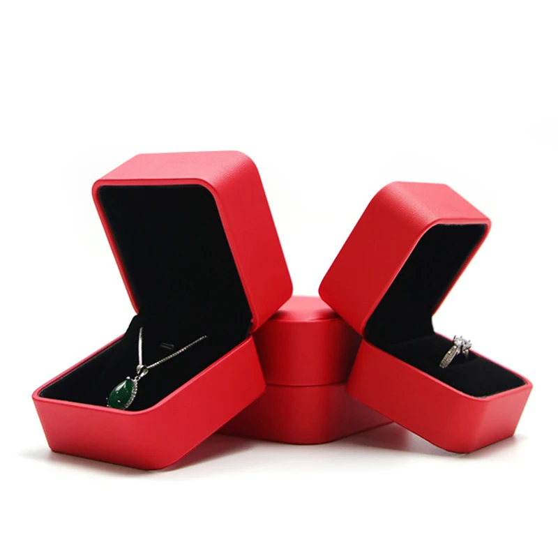 

New High-End PU Leather Jewelry Gold Snap Packing Gift Box Proposal Ring Box Necklace Pendant Storage Box