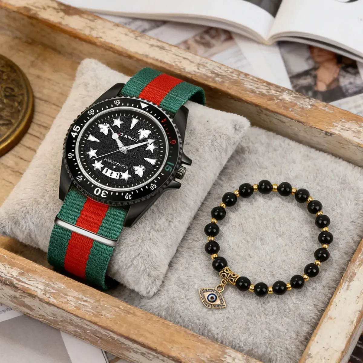 Elegant Quartz Watch with Calendar and Luminous Hands on a Stylish Nylon Strap