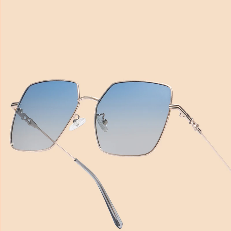 

Women Sunglasses Polarized UV400 Lens New Retro Luxury Crystal Ladies Designer Fashion Sun Glasses Eyewear For Female 301