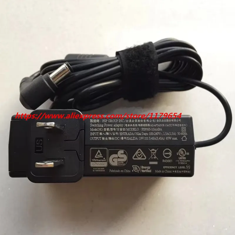 Intel NUC8i3beh ミニPC 本体と電源アダプター Intel NUC8i3beh ミニPC 本体と電源アダプター Intel NUC8i3beh ミニPC