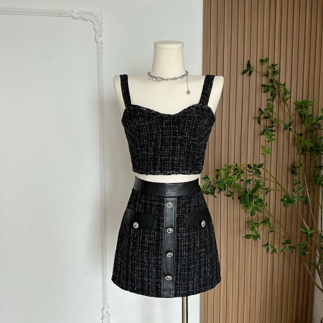 

Women Elegant Vintage Tweed Fragrant Suit Slim Fit Sexy Tank Top And Skirt Two Piece Set Party Clothing