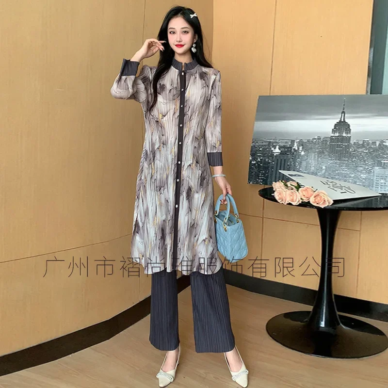 

2024 Spring Gradient Miyake Pleated 2 Pieces Set Women Fashion Stand Collar Irregular Mid Length Tops Straight Pants New Sets