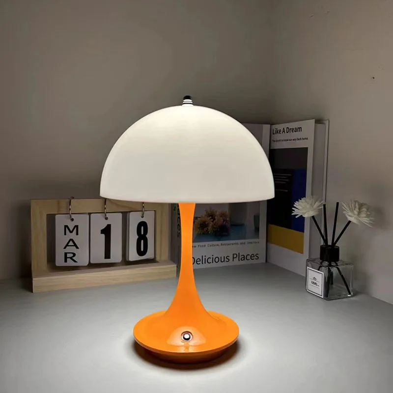 Mushroom-Shaped LED Desk Lamp USB Charging Dimming Function Ideal For Restaurants Living Room Bedrooms As Decoration Light LT043
