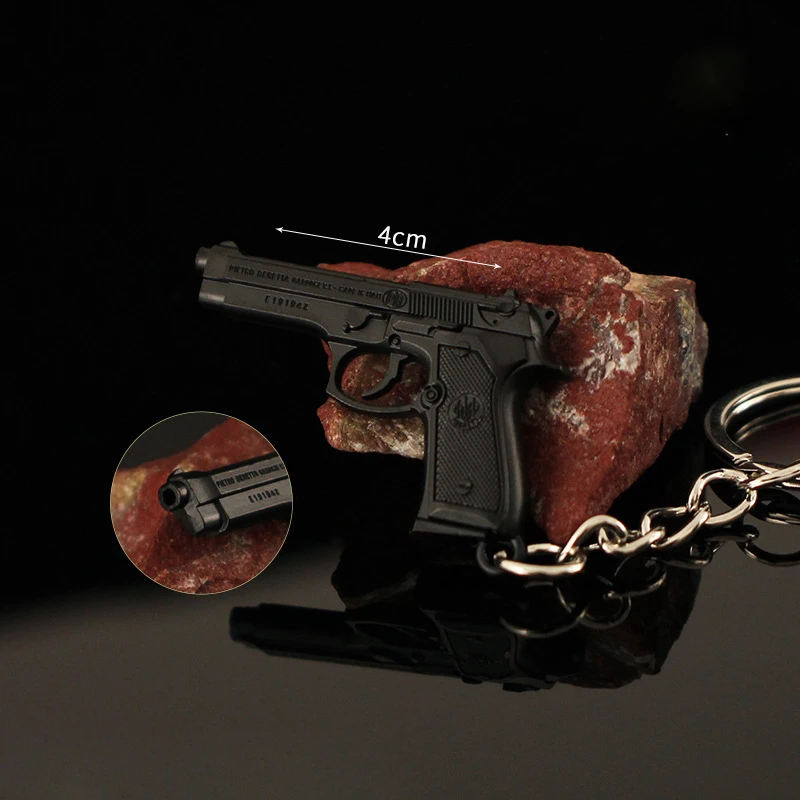 Anime Gun Model Keychains Colt 357 PKM M16A4 G36c MK47 M500 81-1 P320-M17 M92A1 Boys Weapon Keychain