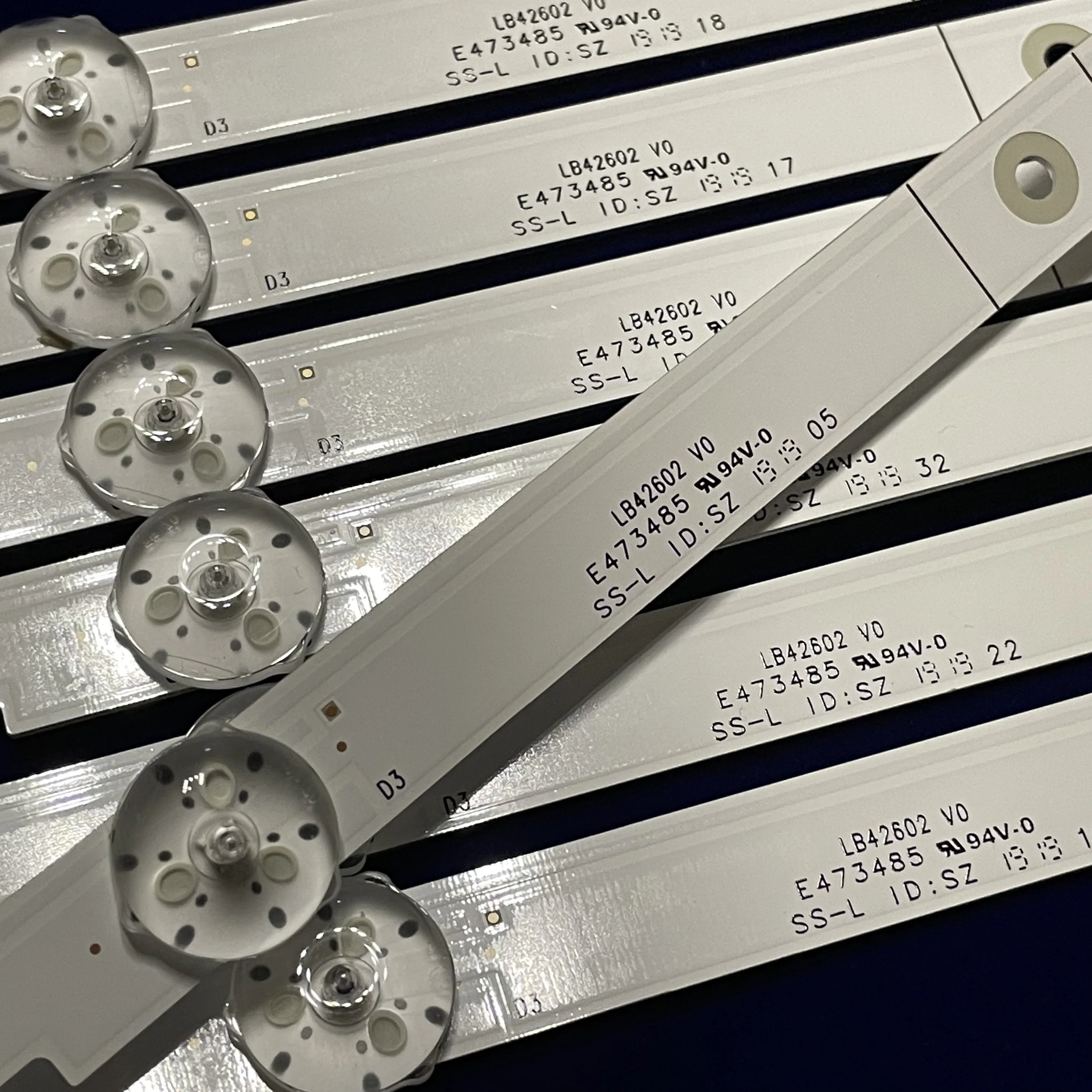 SVH420AB2 SVH420AB3 JL.D42641330-003LS-M 42K20JD LED43K260 LED43K300U LED43EC200 LED43EC210D LED43M5000U용 LED 백라이트 스
