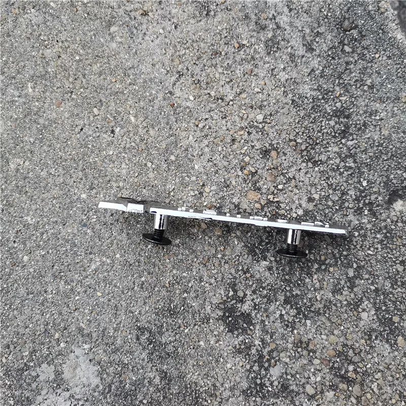 

Стайлинг автомобиля интерьер автомобиля автомобильные напольные коврики Металлическая Эмблема с винтом для Renault автомобильные аксессуары