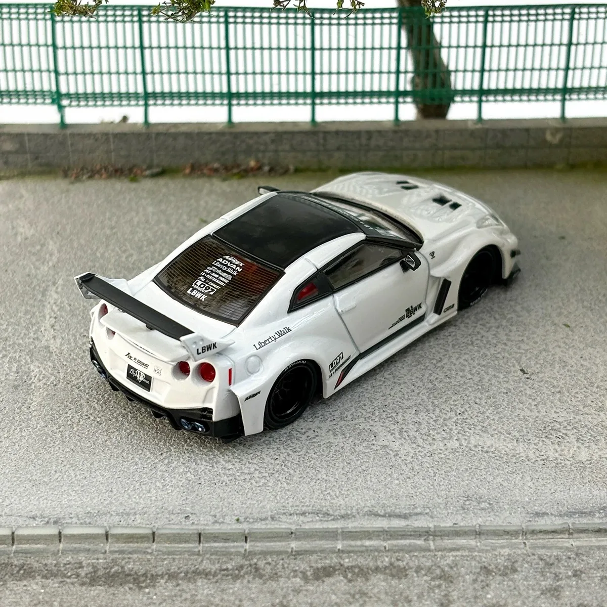 CM Model 1:64 Skyline GTR R35 LBWK wide-body modified alloy model-Image error fixed 5