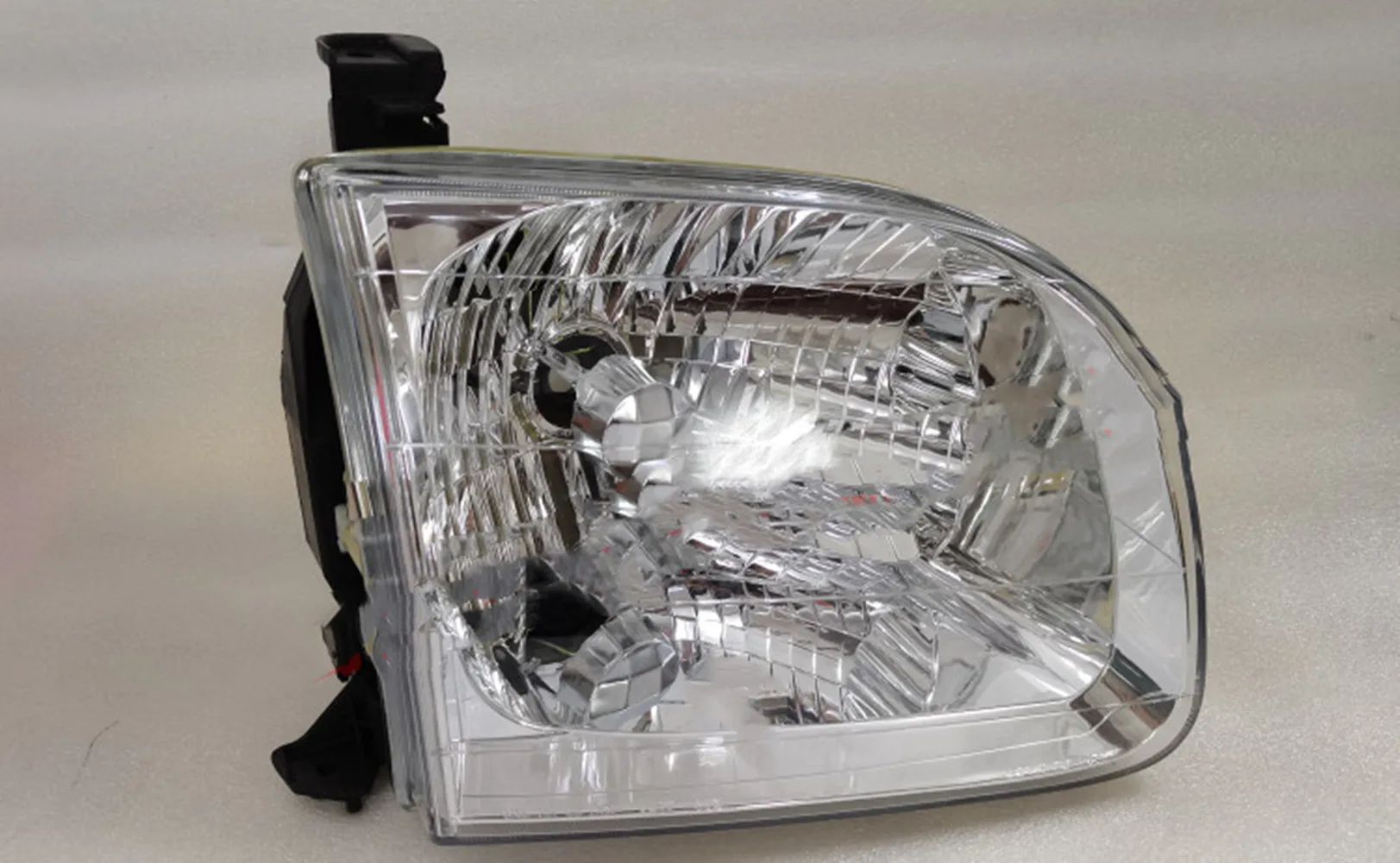 

A Set light for Toyota Tundra Sequoia 4700 2000-2007 Front Bumper Light Front Car Fog Lamp Assembly Headlight Taillight