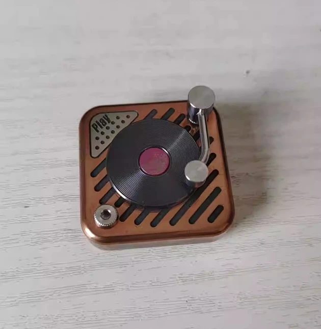 

USED EDC Graphophone copper play Fingertip gyroscope spinner Decompression toys