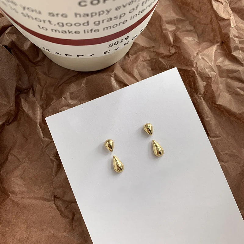 Minimalist Style Water Drop Earring Women Fashion Temperament Compact Glossy Ear Stud Personality Party Earring Accessories