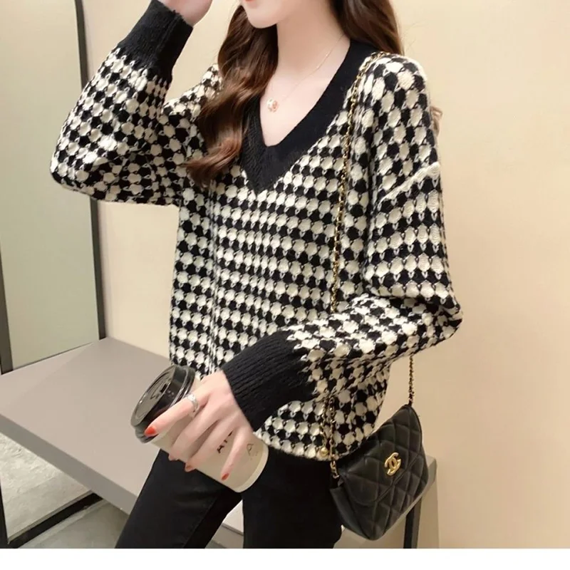

Stylish V-Neck Knitted Spliced Printed Sweaters Women's Clothing 2022 Autumn Loose New Casual Pullovers Warm Tops