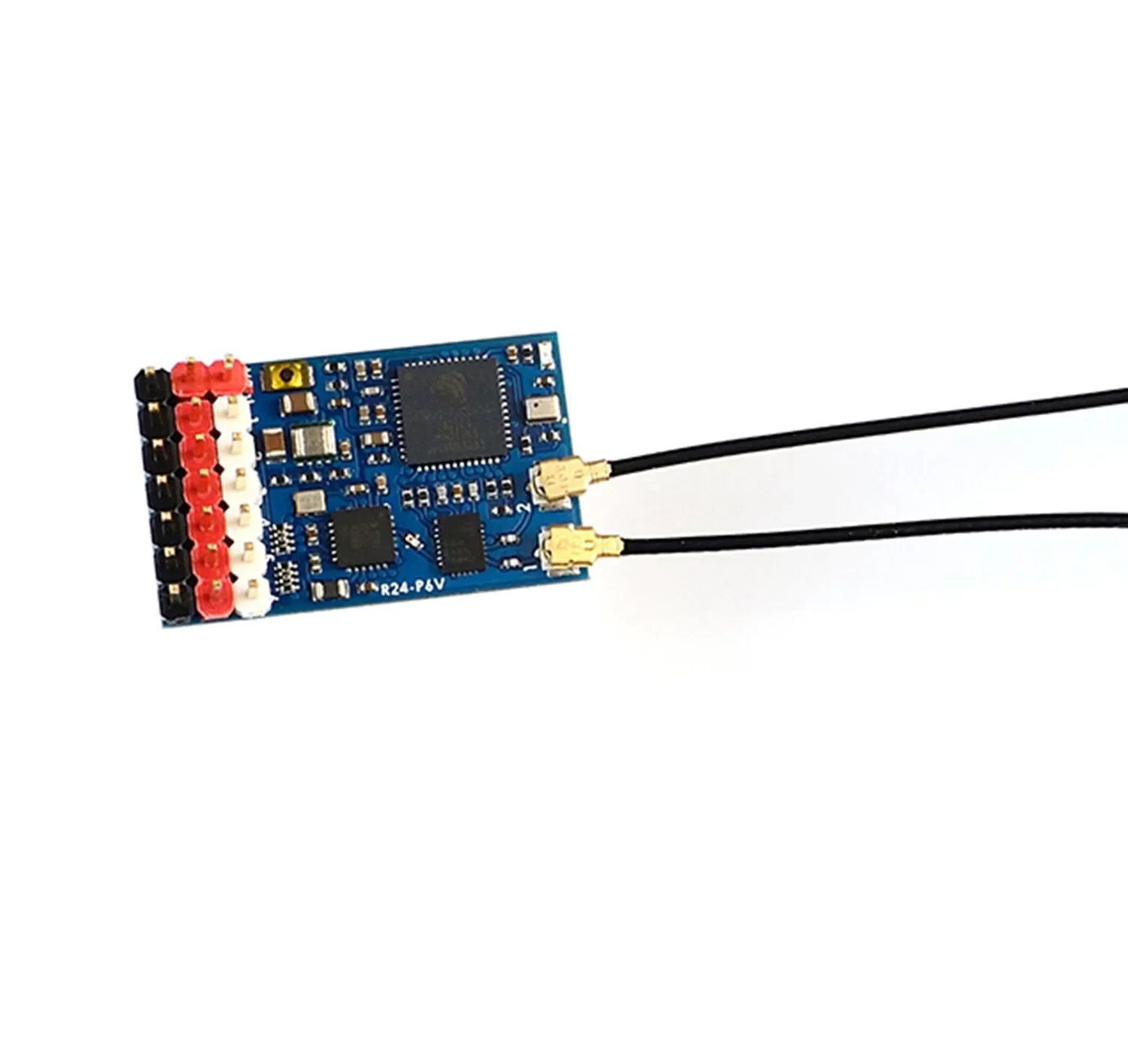 Module ExpressLRS 2.4GHz avec dissipateur thermique et connecteur IPEX, prêt pour installation sur drone FPV.