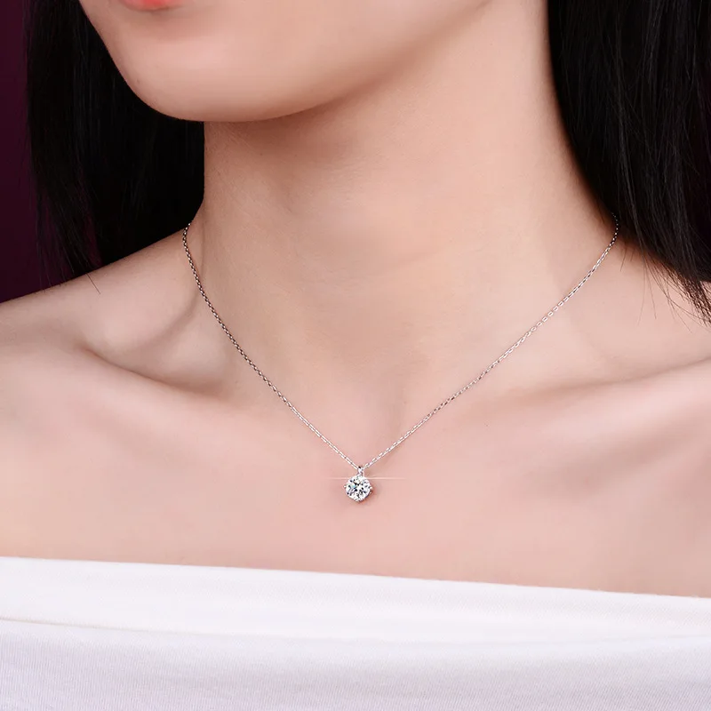 Boutique PT950 platinum necklace 1 carat moissanite necklace pendant female fashion classic four-claw platinum clavicle chain