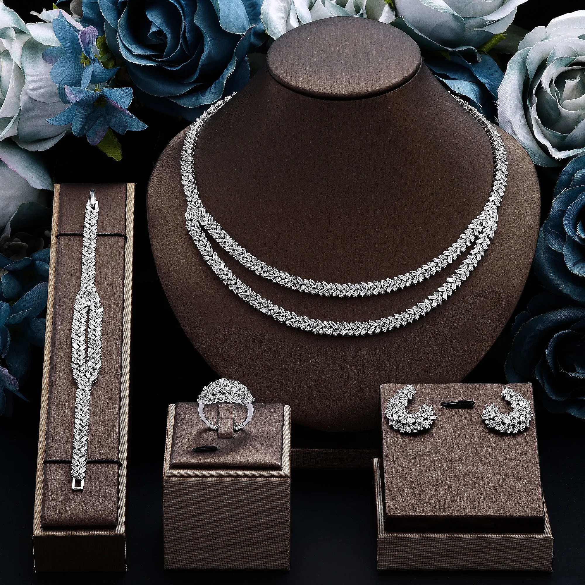 

2024 New Cubic Zirconia 4-piece Bride Wedding Set Earrings Necklace Dinner Jewelry Set Wedding Dress Accessories