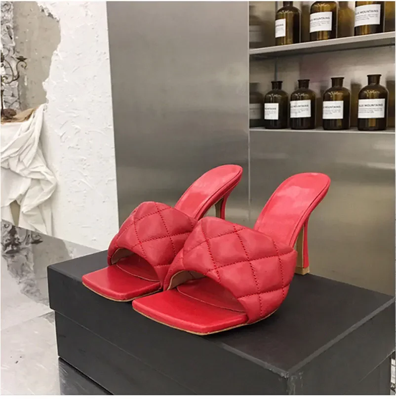 Square head flip flop retro high heels for women's summer 2024 new network infrared wearing open toe slim heel sandals