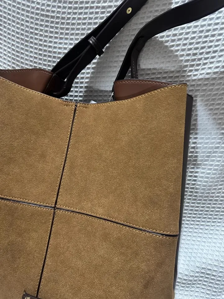 2025 High Quality Faux Suede Solid Hasp Shoulder Bags Large Capacity Simple Commute Classic Style Handbags for Women Casual Tote