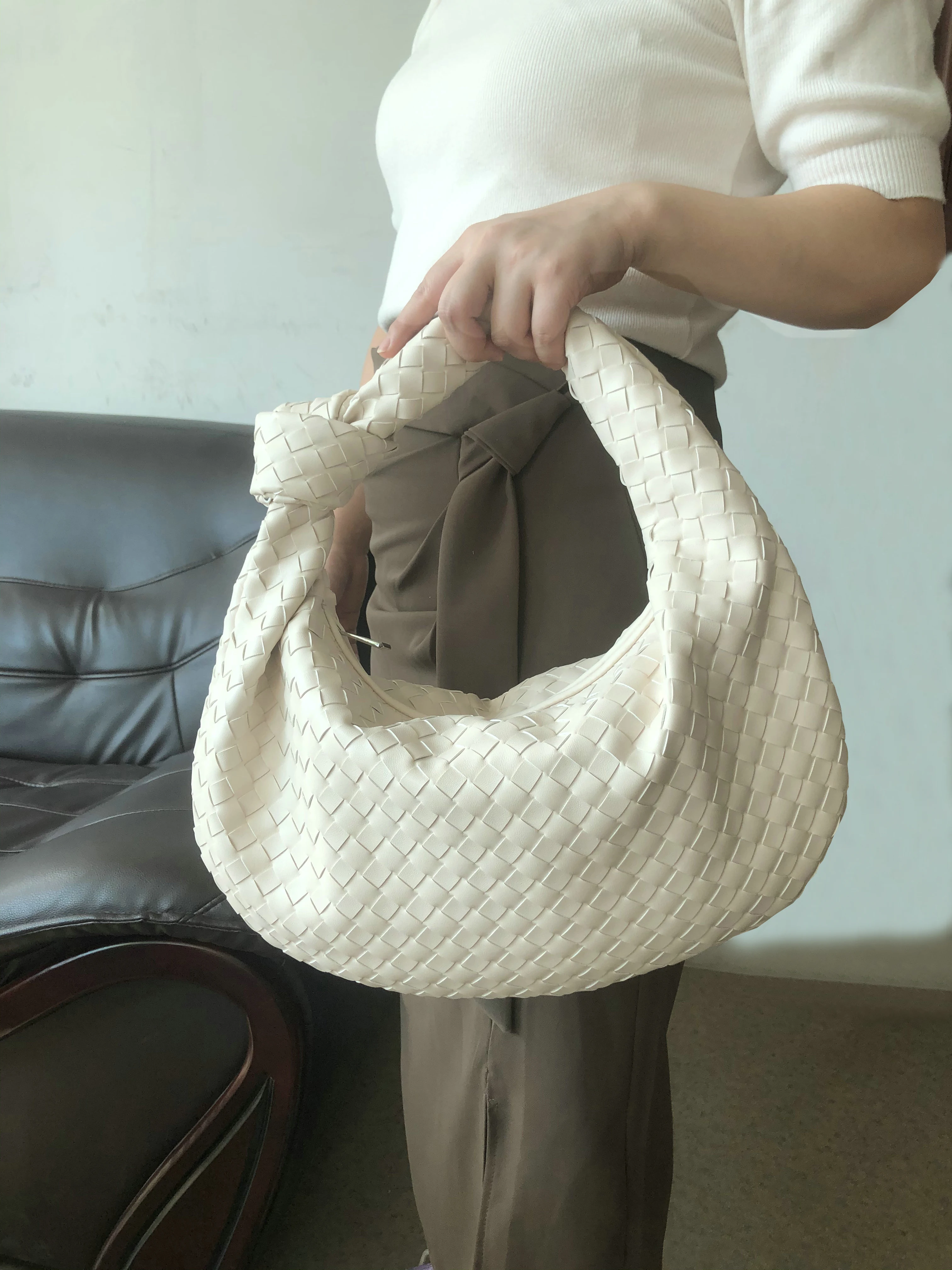 2022 Fashion Handmade Woven Bag Luxury Woven Leather Printed Shoulder Bag Lady Crossbody Hobo PU Knotted Handle Casual Handbag 