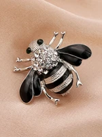 1 piece of women's European and American trendy little bee pearl brooch for fashionable dressing, banquet, party, holiday gift 2