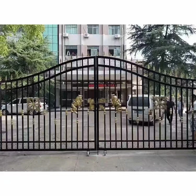 Hot Selling Wrought Iron Metal Fence Galvanized Iron Gate With Zinc Steel Frame Spear Top Design Reed Material Fence Panel