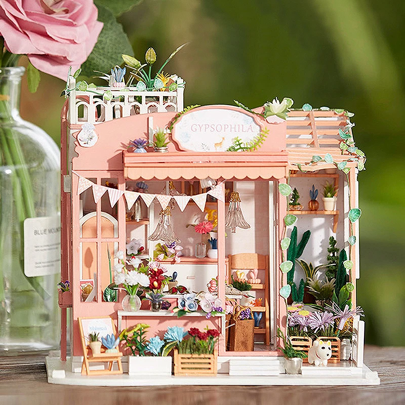 Een Japanse Handgemaakte Huwelijkskimono Met Kraanvogels En Floraal Decor In Vergulde Details