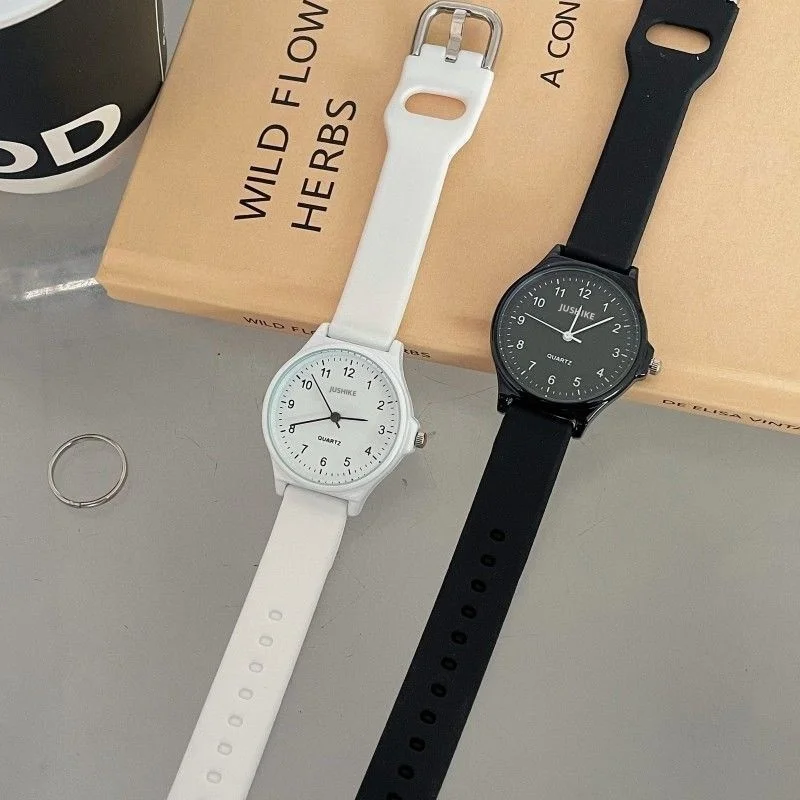 Stylish Silicone Strap Multicolor Student Quartz Wristwatch with Adjustable Fit