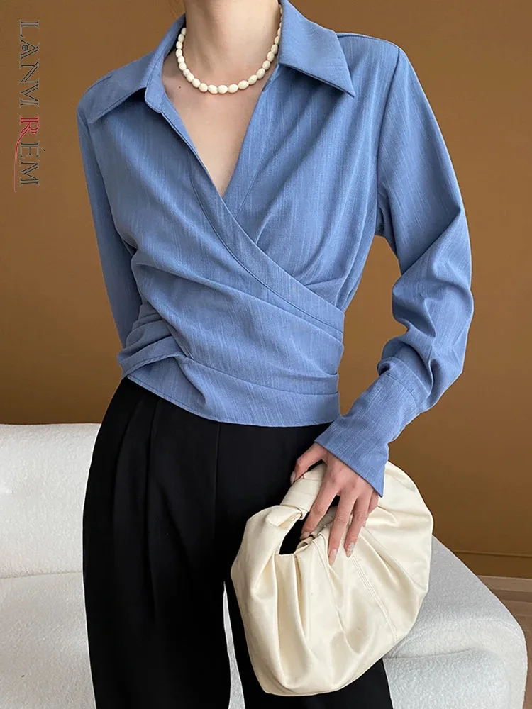 

[LANMREM] Gathered Short Shirts For Women Lapel Long Sleeve Slim Office Lady Fit Blouses Fashion Tops 2024 Summer New 26D9014