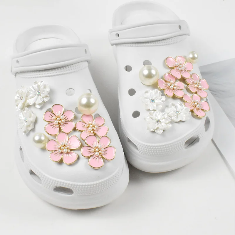 Flowers and Beads Collection, Flower Shoe Charms, Beaded Croc Chain, Cute  Charms for Crocs, Karol G Shoe Charms, Accessories for Crocs -  in 2024