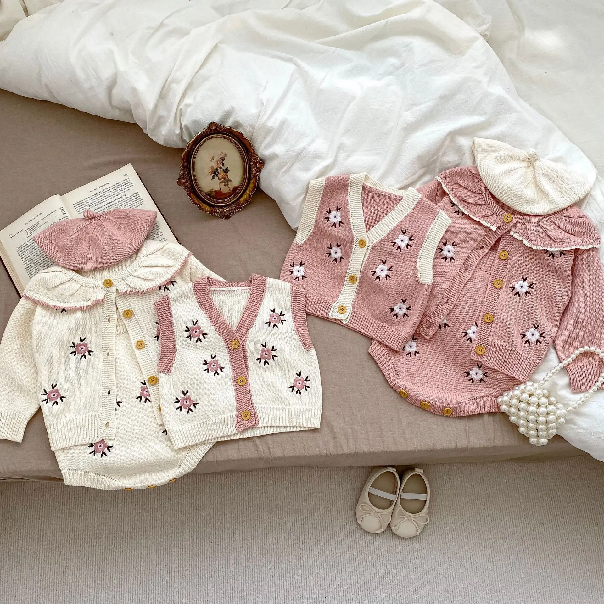 

Autumn Sweet Baby Girls Knitted Suspender Bodysuit+Lapel Embroidered Sweater Cardigan +Flower Vest 3Pcs Toddler Kids Clothes Set